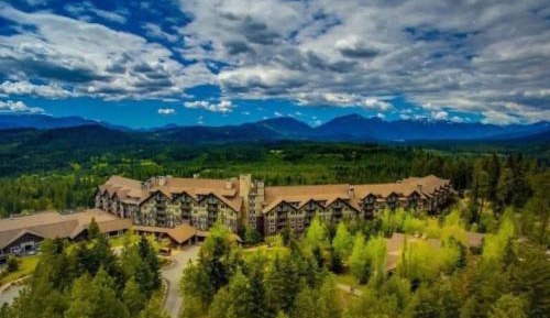 Suite with Mountain View