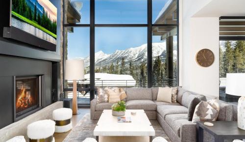 Four-Bedroom Holiday Home