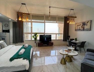 One-Bedroom Apartment - Sea Side