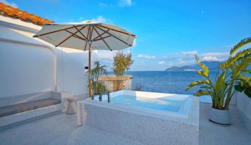 Sea View Living Room Twin
