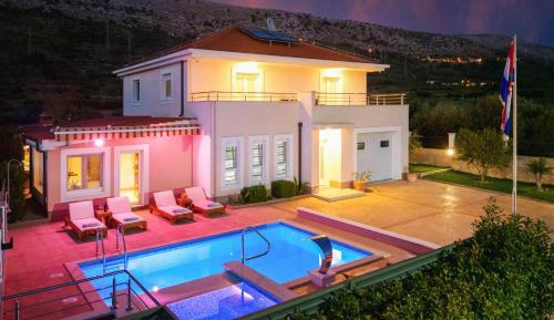 Villa with Private Pool