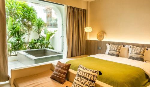 Queen Room with Garden View