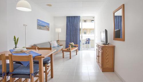 Superior One-Bedroom Apartment with Balcony