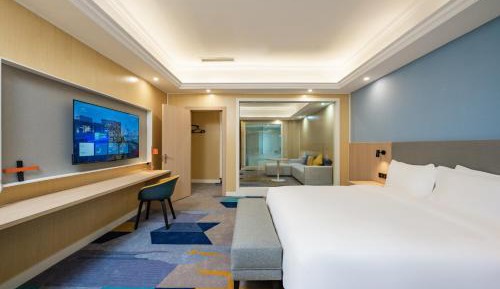 Standard Room with Separate Bath and Walk In Shower