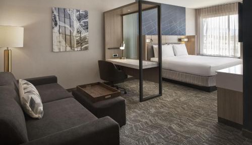 King Suite with Trundle Bed