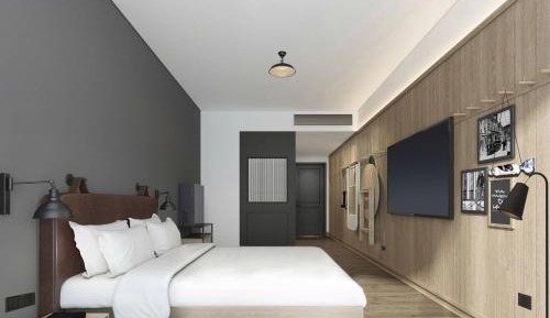Standard King Room with City View