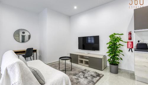One-Bedroom Apartment