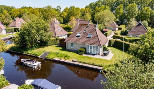 Bungalow - Water Front 