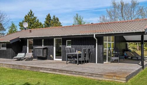 Three-Bedroom Holiday Home 