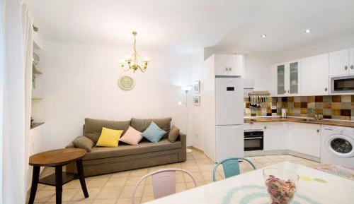 Superior One-Bedroom Apartment