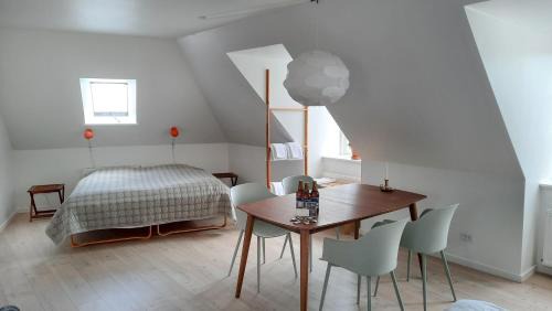 Studio with Shared Bathroom