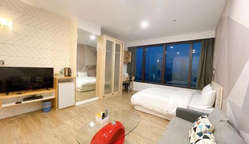 Suite with City View