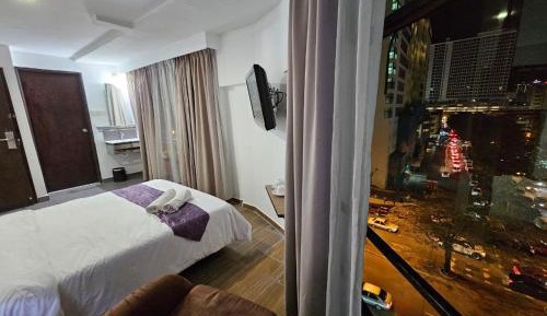 Standard Queen Room