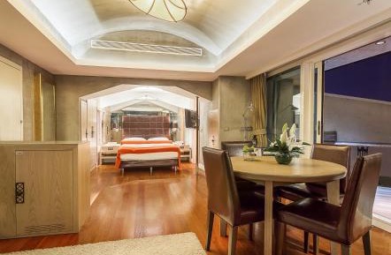 Suite with Terrace and Bosphorus View