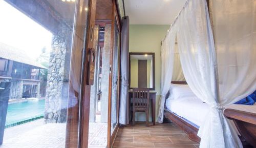 Superior Double Room with Pool Access
