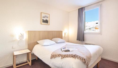 Superior One-Bedroom Apartment with Sleeping Alcove (6 People)