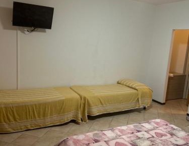 Deluxe Room (2 Adults + 1 Child)