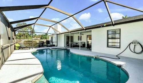 Three-Bedroom Holiday Home 