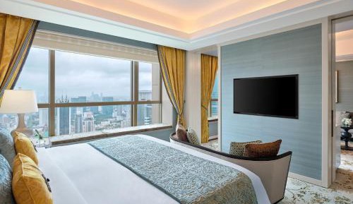 The Manor Suite