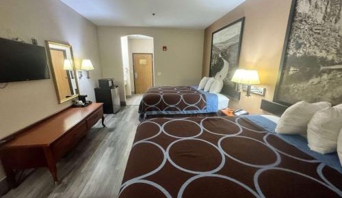 Queen Room with Two Queen Beds - Non-Smoking