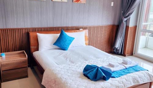 Double Room with Balcony and Sea View
