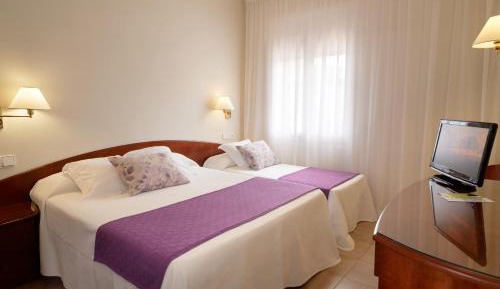Double Room with Balcony (2 Adults + 1 Child)