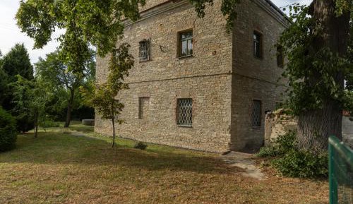 Villa with Garden View