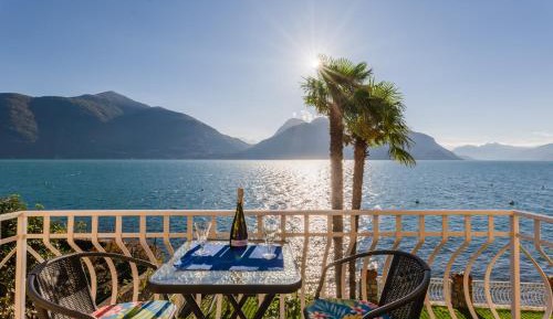Apartment with Lake View