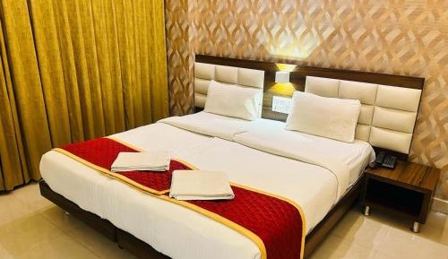 Deluxe Queen Room