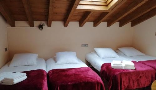 Quadruple Room with Private External Bathroom