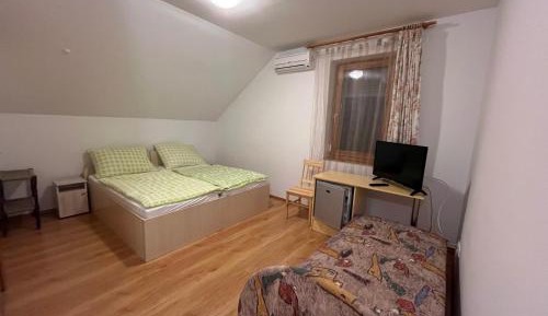 Triple Room with Private Bathroom