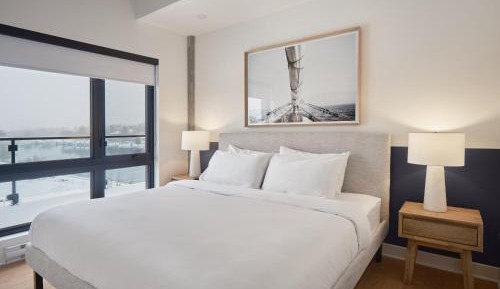 408 - 4th Floor One Bedroom Suite, King Bed, Balcony