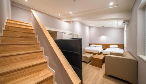 Deluxe Family Room