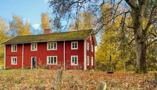 Six-Bedroom Holiday Home