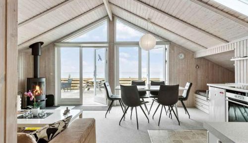 Three-Bedroom Holiday Home 