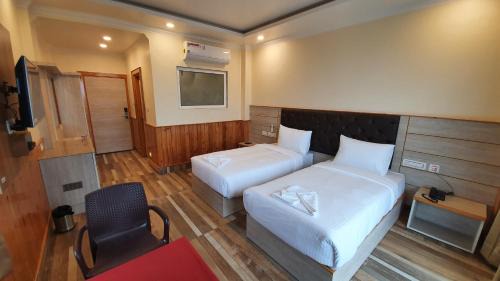 Twin Room with View