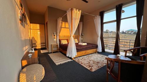 King Room with Mountain View