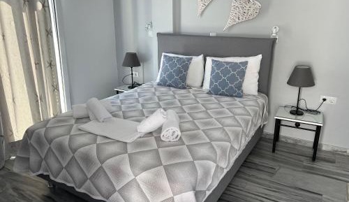 One-Bedroom Apartment with Kitchen  (2 Adults)