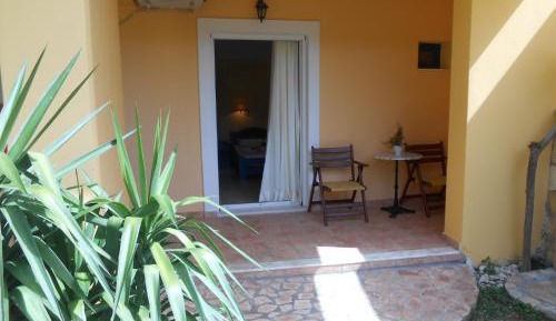 Standard Twin Room with Garden View