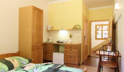 Apartment with Shower