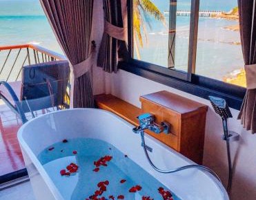 Deluxe Double Room with Sea View