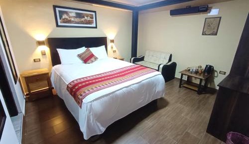 Deluxe Queen Room