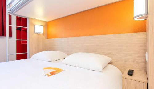 Triple Room (1 Double Bed + 1 Single Bed)