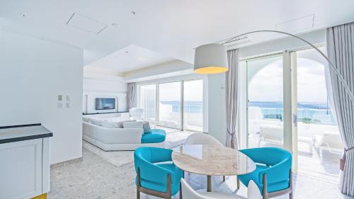 Deluxe Suite with Spa Bath