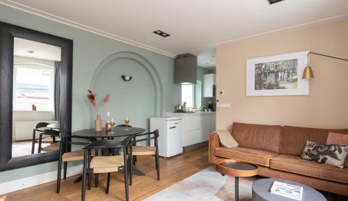 Large 1 Bedroom Apartment