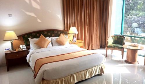 Deluxe Double Room with Lake View