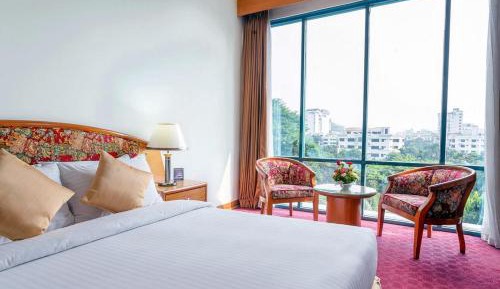 Suite with Lake View