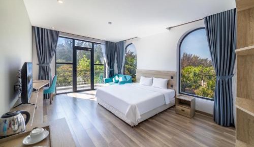 Suite with Balcony