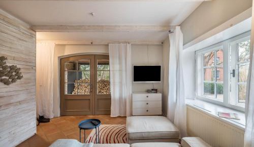 Superior One-Bedroom Apartment