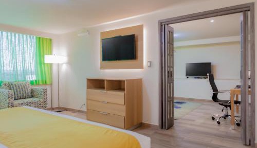 King Suite with Sofa Bed - Non-Smoking
